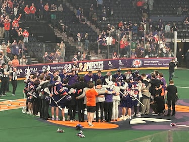 The Thunderbirds huddle after the game. (CTV/Marnie Ells)
