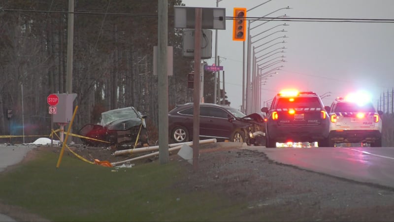 1 dead, 3 injured in two-vehicle crash in Ottawa’s south end