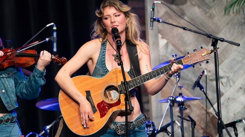 Country artist Dasha to perform in Calgary during 2026 Stampede Bowl