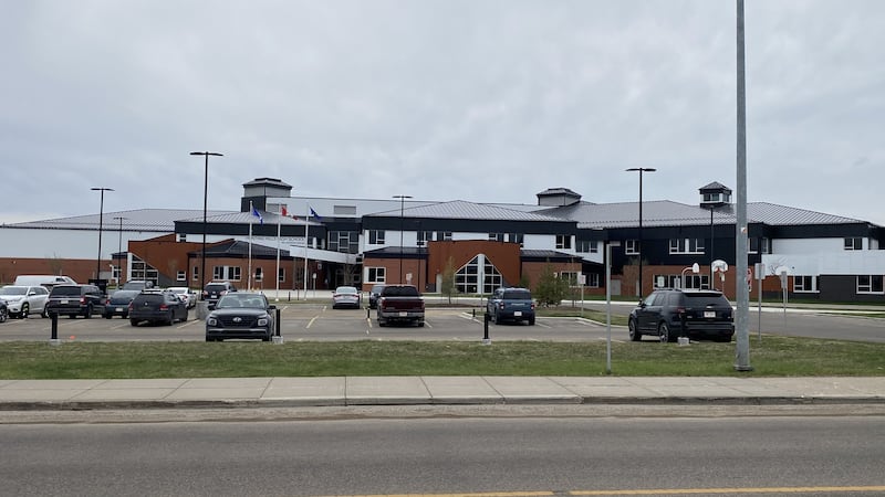 RCMP respond to bomb, shooting threat near 2 Red Deer schools, rec centre