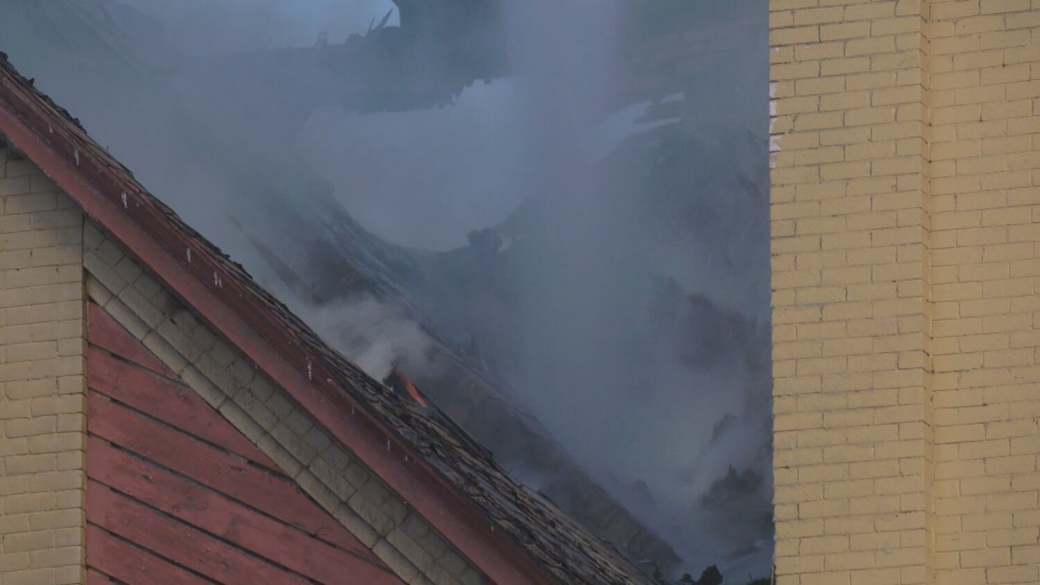 Crews respond to central Edmonton church fire – CTVNews