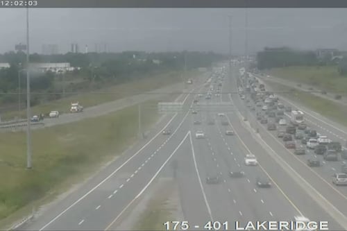 Hwy. 401 eastbound ramp to Lake Ridge Road closed after tractor-trailer enters ditch