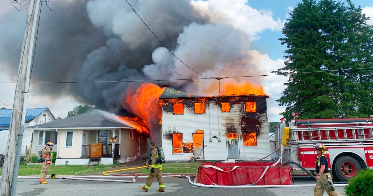 Fire engulfs residence in Holtyre, east of Timmins