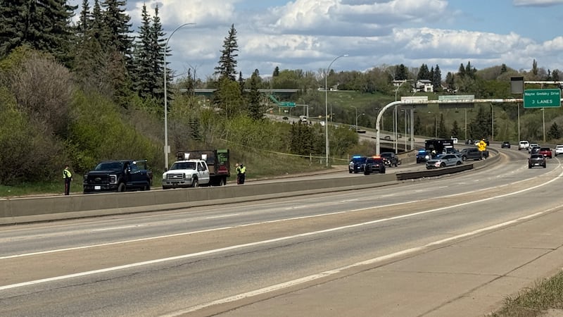 Crash on Wayne Gretzky Drive impacting southbound traffic: police