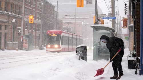 Toronto city council gives green light to develop paid sidewalk shovelling program