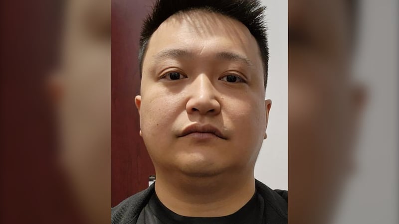 Man charged in connection to nearly 100 fraudulent cell phone contracts