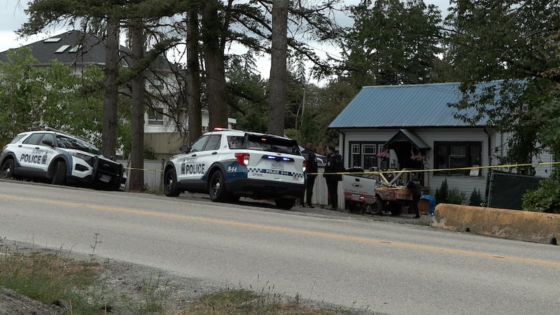 1 hospitalized after targeted shooting in Surrey: police