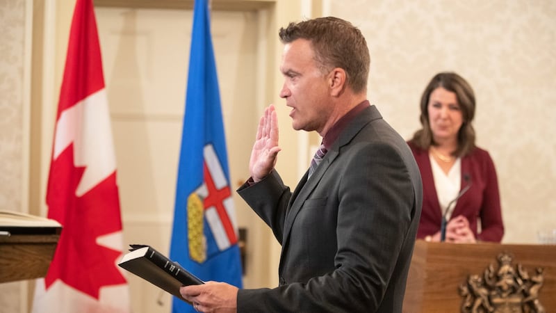 Referendum fallout: Guthrie says Smith is finished; separatist organizer stays loyal