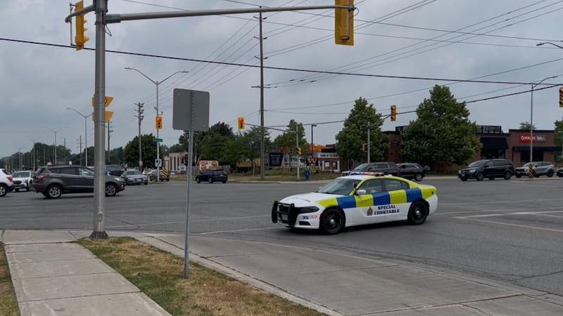 ‘Weapons investigation’ closes Hyde Park Road