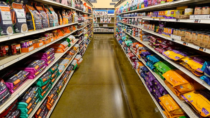 B.C. SPCA sounding alarm as pet food donations dry up amid affordability crisis