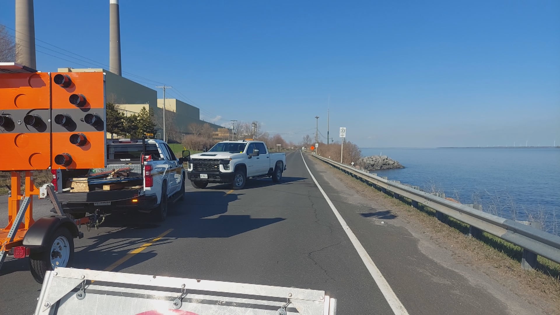 Vehicle submerged in Lake Ontario near Greater Napanee after attempted traf