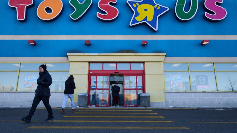 Toys "R" Us Canada reaches three deals to sell assets, one with current owner