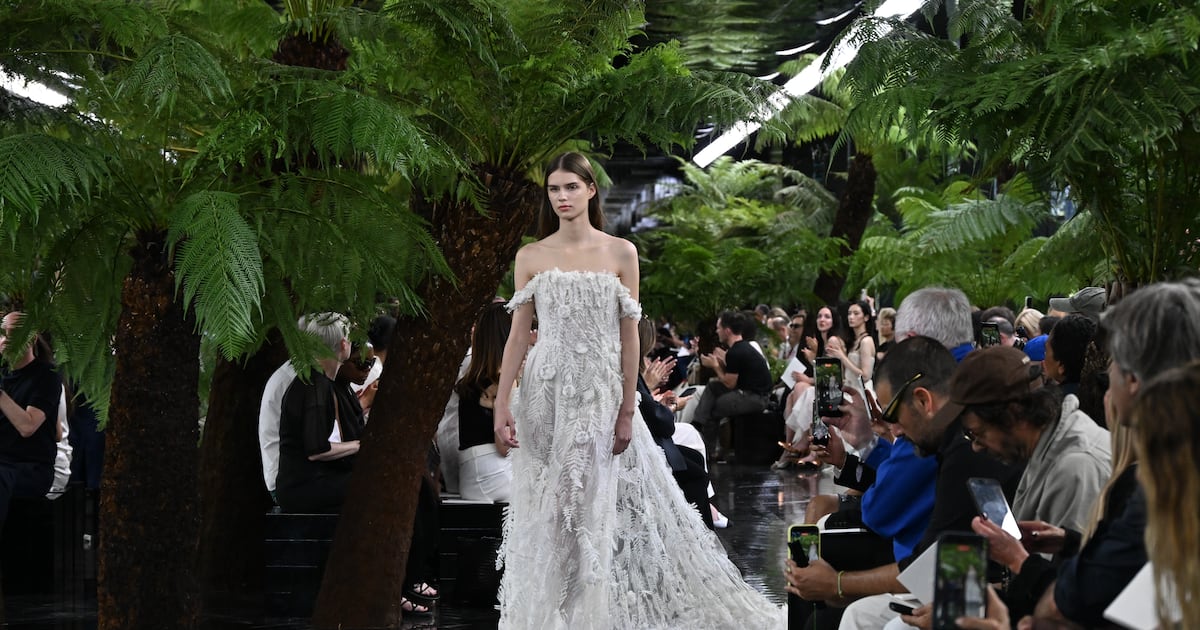 After designing Taylor Swift’s wedding dress, Dior’s Anderson returns to catwalk