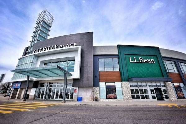 Three boys, one man charged following attempted robbery at Oakville jewelry store