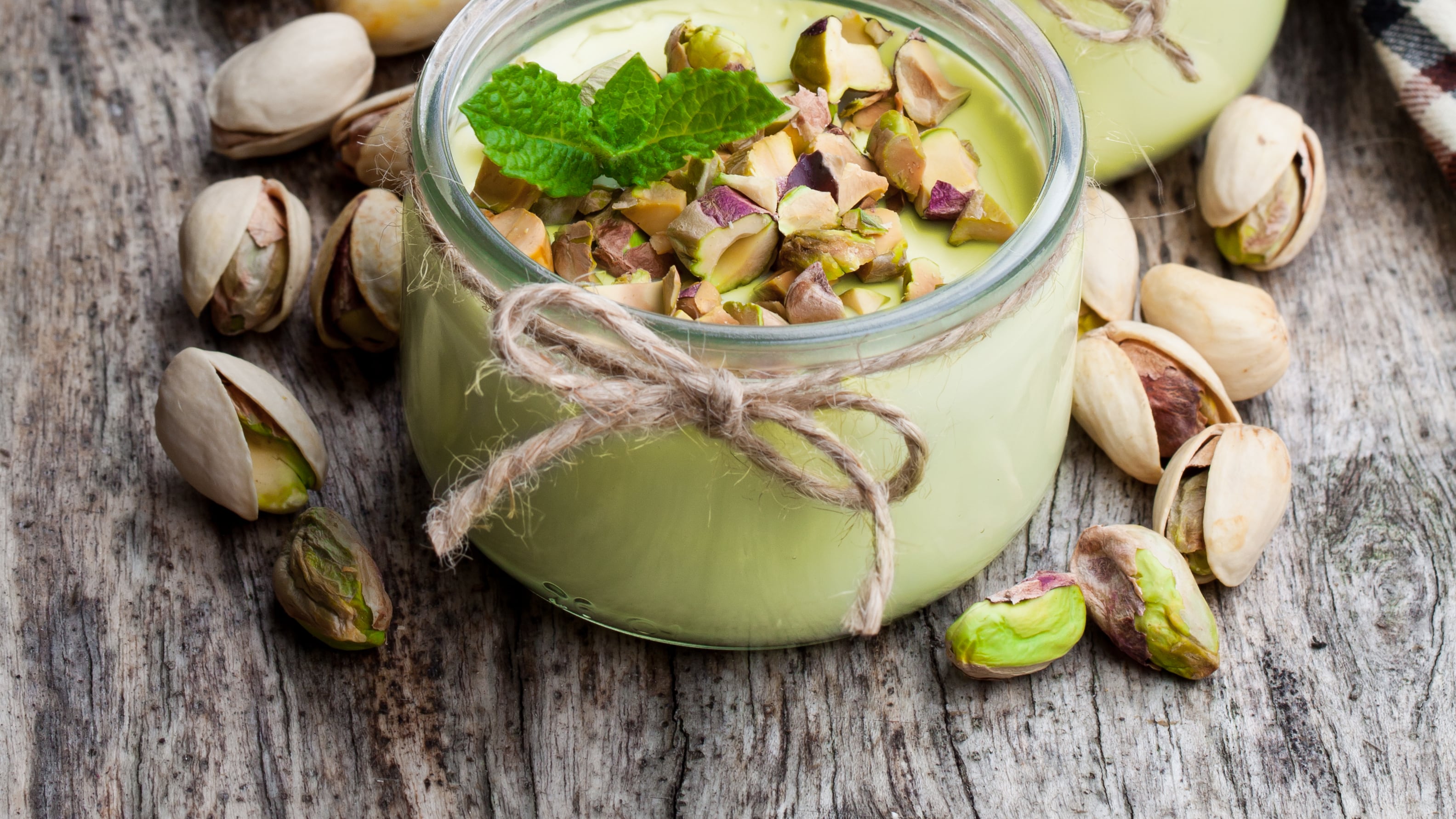 Pistachio Cups