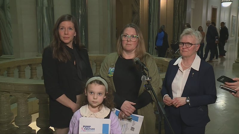 Family of diabetic child calls on province to create standard of care in Sask. schools