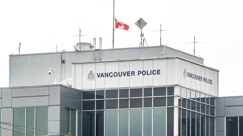 Watchdog investigating after man dies in Vancouver police cells