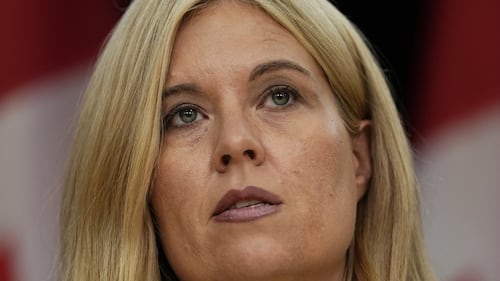 Conservatives call for cuts to permanent residency admissions in immigration plan