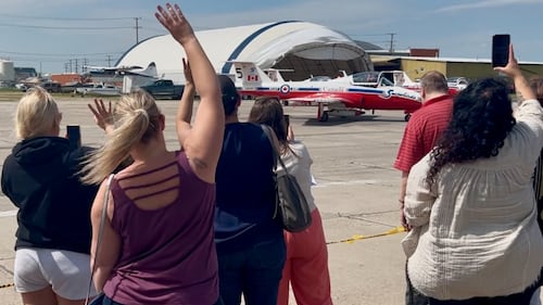 Saskatoon waves goodbye to Snowbirds one last time