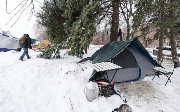 Montreal to bring warming trailers to the Notre-Dame encampment