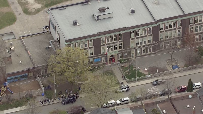 Nearly a dozen Toronto schools receive bomb threats, two evacuated