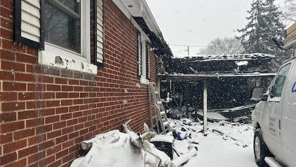 5 people displaced after fire on Dominion Boulevard