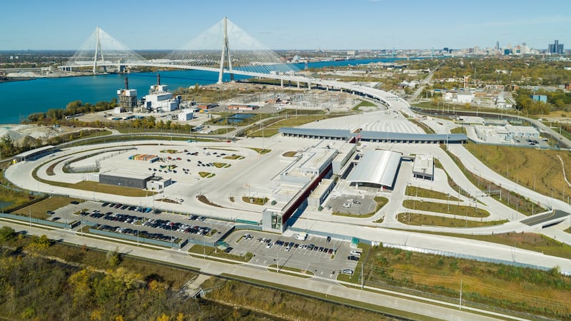 Dozens of Gordie Howe bridge workers unionize ahead of opening