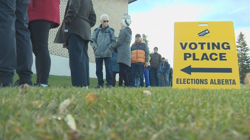 Mayors glad to see high turnout at advance polls for referendum
