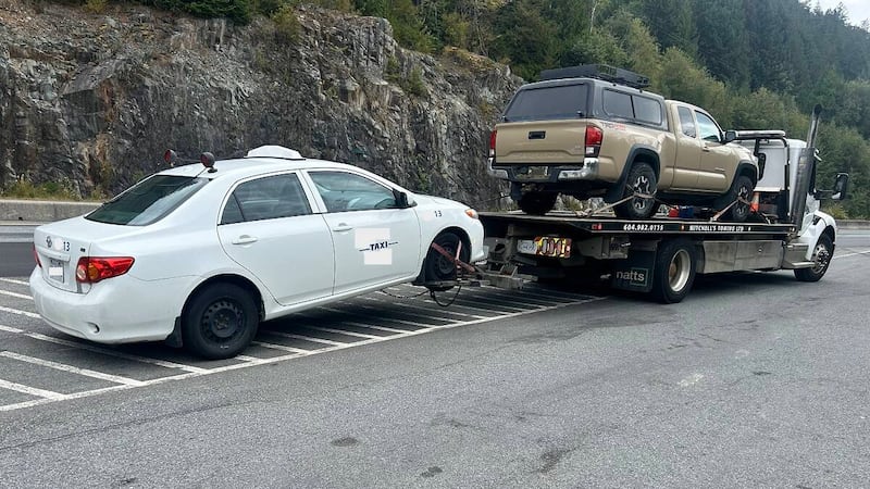 'Know better': Police impound taxi carrying passenger who also lost vehicle to excessive speed