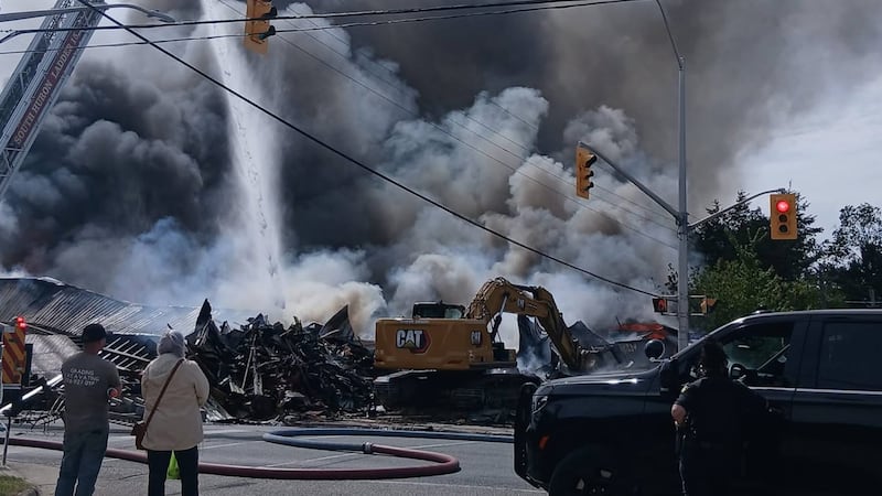 Crews respond to fire at Grand Bend Rona, section of Highway 21 closed