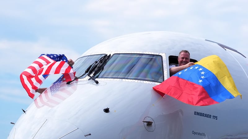 The first direct U.S.-Venezuela commercial flight in 7 years lands in Caracas