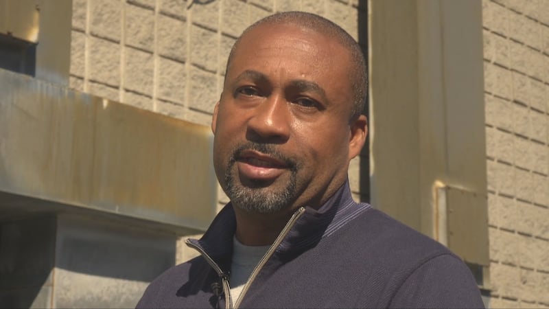 Restaurant owner speaks out after tribunal finds Montreal police officer used offensive language