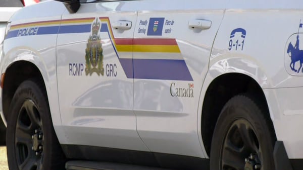 Man killed in head-on crash with semi northwest of Edmonton