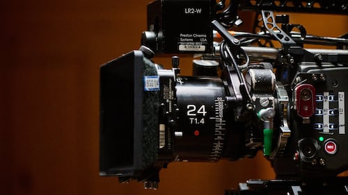 Most Canadian actors earn less than $20K per year from screen work, survey finds
