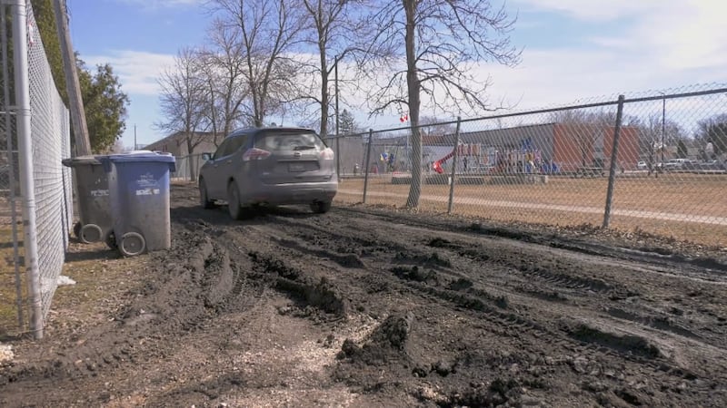 ‘No promises, no timeline’: Old St. Vital resident frustrated over muddy back lane