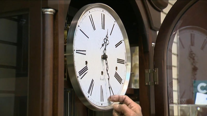 Permanent daylight saving time in B.C. could affect kids, productivity and winter mornings