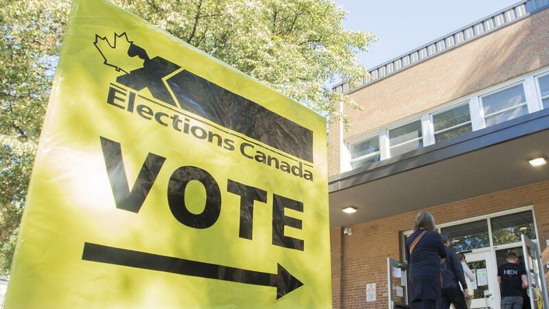 Redrawn ridings could give Conservatives an advantage, say pollsters
