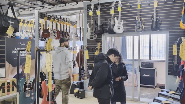 Steve’s Music Store on Catherine Street closing, liquidating items