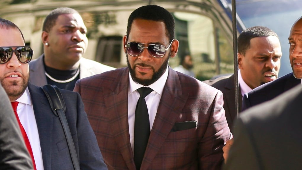 R. Kelly's manager charged with phone threats to theatre