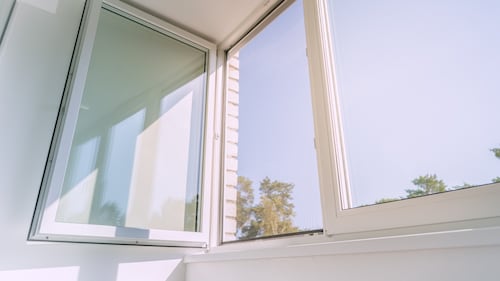 As weather warms, B.C. families warned about spike in children falling from windows