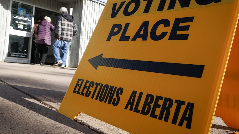 'Hardly surprising' many Alberta business leaders staying mum on separation: expert