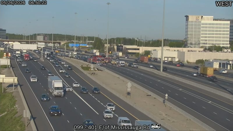 ‘Plan alternate routes’: EB Hwy. 401 express lanes blocked after multi-vehicle collision