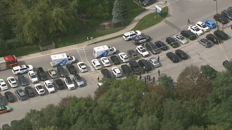 Suspect sought after double shooting in Scarborough