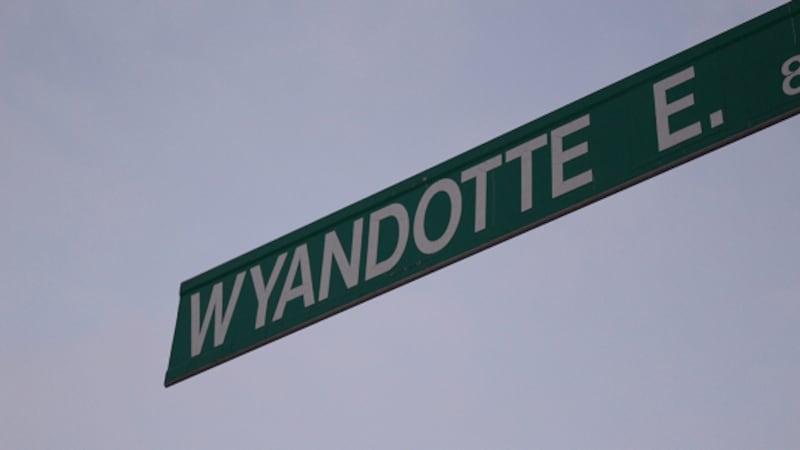 Wyandotte Street East lane restrictions planned in downtown area