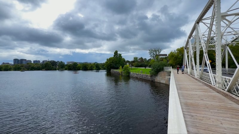 Risk of rain in Ottawa today