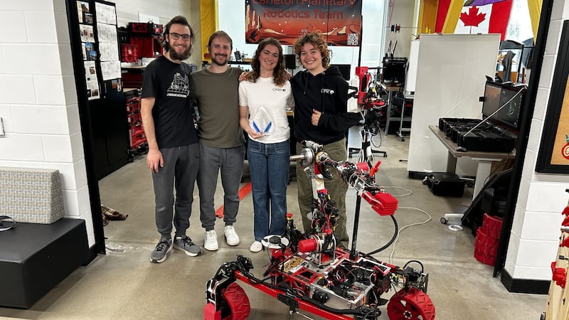 Carleton University students build award winning mock Mars rover