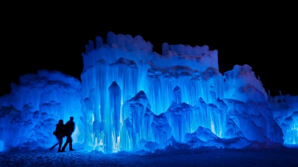 How crews are working to create sculptures ahead of Ice Castles return to Edmonton