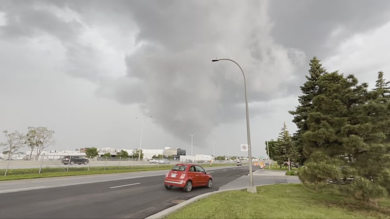 Tens of thousands without power in Montreal area amid thunderstorm