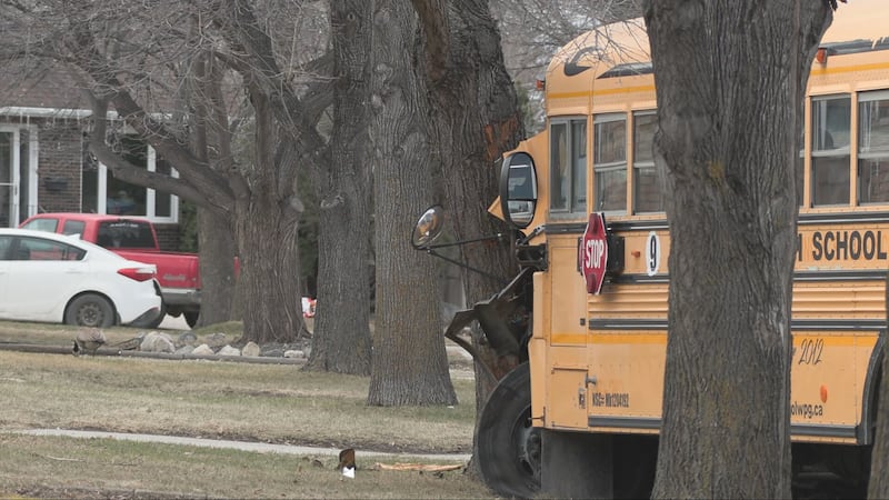School bus carrying children crashes on Winnipeg street