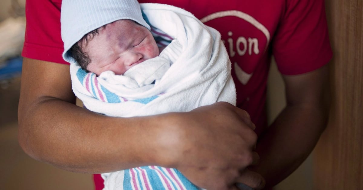 StatCan says fertility rate remains at the all-time low seen the previous ...